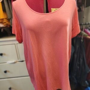 Tahari Coral/Peach Short Sleeve Women's Tee